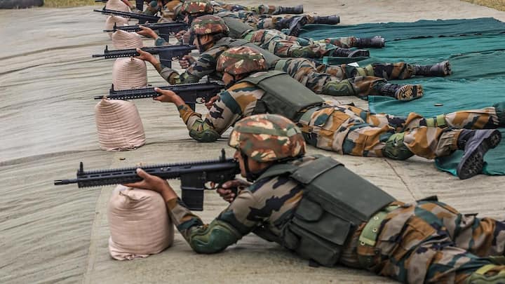 नई प्रक्रिया का नाम है अग्नि वीर योजना. साल 2023 में भारत सरकार द्वारा अग्नि वीर योजना लागू की गई है. अब भारतीय सेना, भारतीय नेवी और भारतीय एयरफोर्स में इसी के तहत भर्ती होती है.
