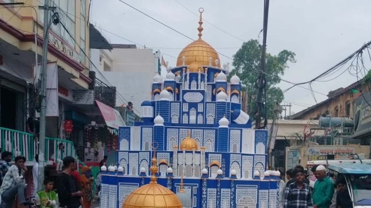 IN Pics: गोरखपुर में दसवीं मोहर्रम पर निकला जुलूस, कर्बला में सुपर्द-ए-खाक हुई ताजिया, देखें तस्वीरें