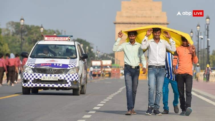 Delhi Weather Update Today IMD Forecast Moderate rain and Maximum Temperature 37 degree दिल्ली में उमस भरी गर्मी से कब मिलेगी राहत? बारिश को लेकर IMD का आया ताजा अपडेट