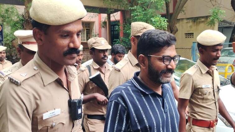 savkku Sankar case Charge sheet filed case of defaming female police - TNN பெண் காவலர்களை அவதூறாக பேசிய வழக்கு - சவுக்கு சங்கருக்கு எதிராக குற்றப்பத்திரிகை தாக்கல்