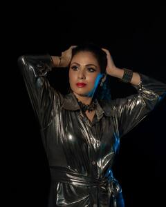 Sadaa Photos : இரும்பிலே ஒரு இருதயம் முளைக்குதோ... பளபளக்கும் நடிகை சதா!