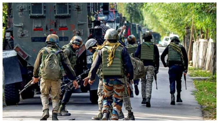 Doda terrorists attack Terrorists will now be eliminated biggest search operation started 7000 जवान, 40 स्पेशल डॉग्स, ड्रोन-हेलिकॉप्टर... आतंकियों का अब होगा खात्मा, शुरू हुआ सबसे बड़ा सर्च ऑपरेशन