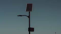 ચોમાસાની ઋતુમાં સૂર્યપ્રકાશ વિના સોલાર પેનલ કેવી રીતે કામ કરે છે? આવી રીતે આપણને વીજળી મળે છે