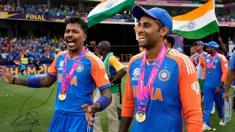 Suryakumar Yadav Captain T20 Team India series against sri lanka Hardik pandya Suryakumar Yadav Captain: कप्तान तो छोड़िए उपकप्तान भी नहीं बन पाए पांड्या, सूर्यकुमार यादव मार ले गए बाजी