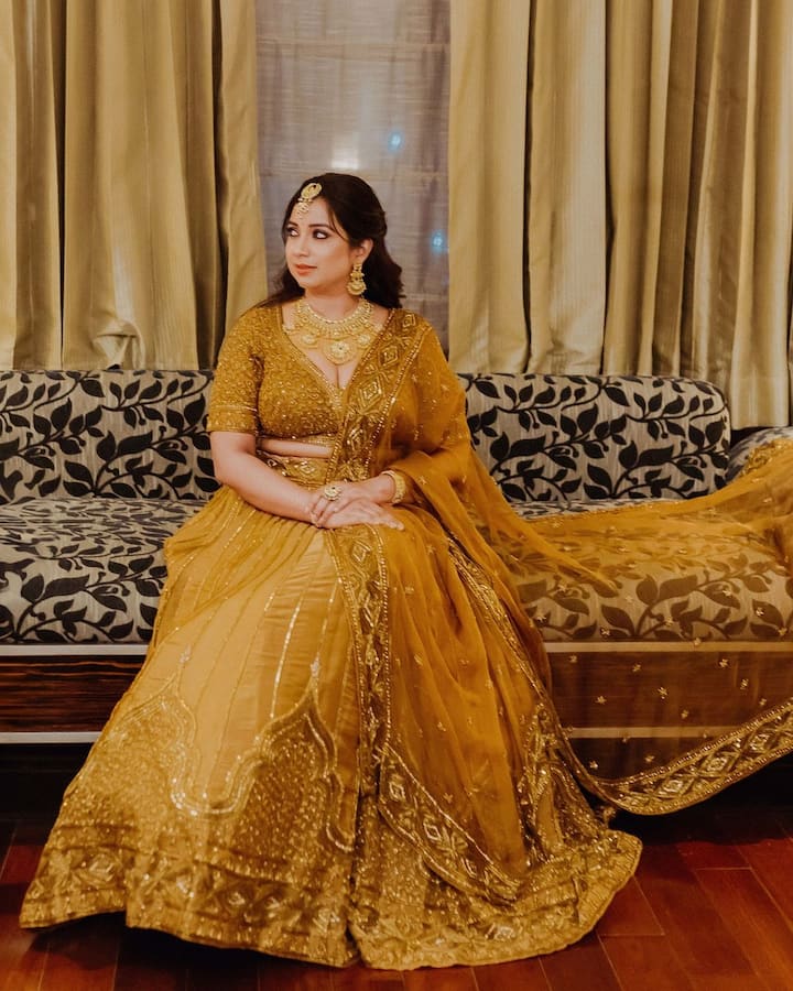 తాజాగా ఈ ముద్దుగుమ్మ అనంత్ అంబానీ శుభ్ ఆశీర్వాద్ కార్యక్రమంలో పాల్గొన్నది. Photo Credit: shreyaghoshal/Instagram