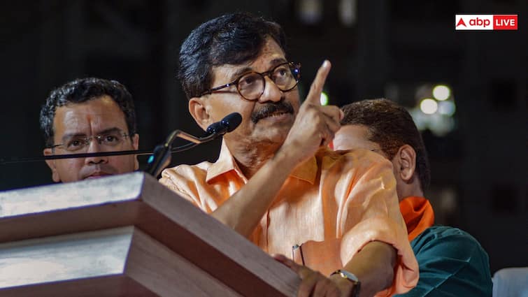 Sanjay Raut target CM Eknath Shinde Maharashtra government debt taut on Ladla Bhai Yojna उद्धव गुट के सांसद संजय राउत का CM शिंदे पर तंज, 'सरकार पर 8 लाख करोड़ रुपये का कर्ज, फिर भी...'