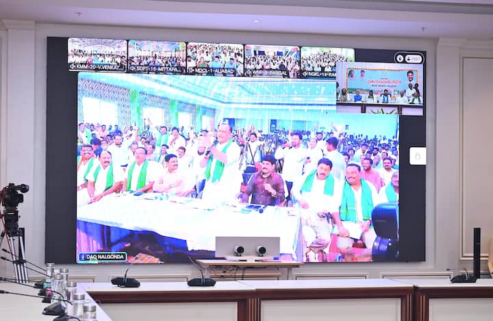జిల్లాల్లో రైతు వేదిక వద్ద ఉన్న రైతులతో సీఎం రేవంత్ రెడ్డి వీడియో కాన్ఫరెన్స్