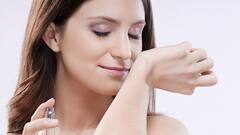 Fashion : सुगंधी परफ्यूम लावताय? पण सांभाळून.. शरीराच्या 'या' भागांवर कधीही परफ्यूम लावू नका, समस्या उद्भवू शकतात