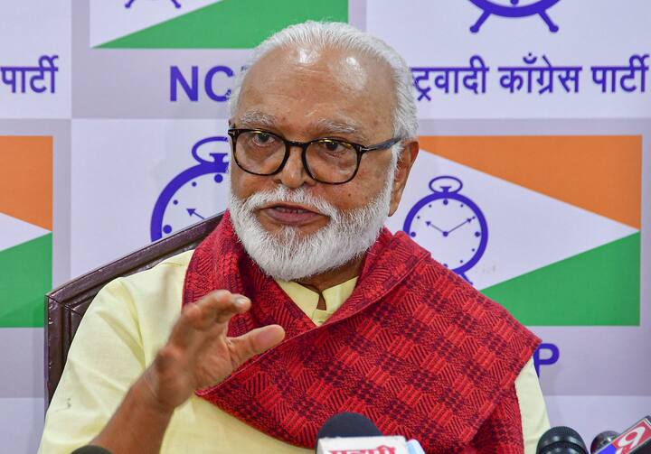 बैठकों के बाद छगन भुजबल की ओर से पत्रकारों को यह जानकारी दी गई थी कि दोनों नेताओं के बीच मराठा आरक्षण के मुद्दे पर बातचीत हुई है.