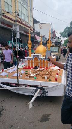IN Pics: गोरखपुर में दसवीं मोहर्रम पर निकला जुलूस, कर्बला में सुपर्द-ए-खाक हुई ताजिया, देखें तस्वीरें