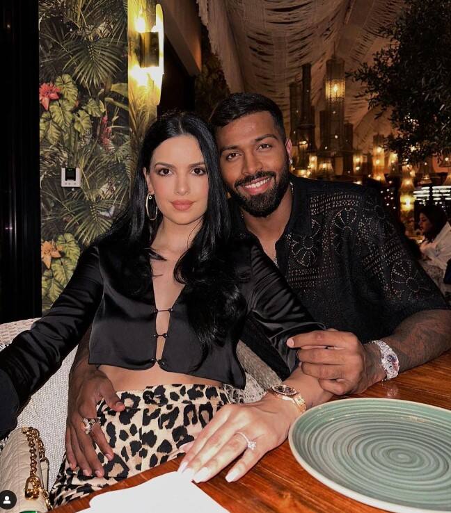 भारताचा प्रसिध्द अष्टपैलू खेळाडू हार्दिक पांड्या आणि मॉडेल,अभिनेत्री नताशा स्टॅनकोविक यांनीही नुकतंच विभक्त होण्याचा निर्णय घेतला आहे. (P.C. hardikpandya93)