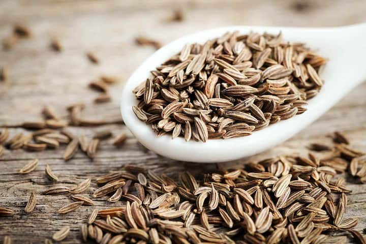 Improves the digestive system: Cumin strengthens the digestive system. Eating it provides relief from the problem of gas, indigestion and acidity.