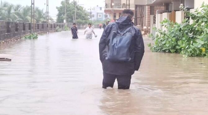 Heavy Rain in Porbandar city and Rural  Porbandar Rain: પોરબંદર શહેર અને ગ્રામ્યમાં ધોધમાર વરસાદ, અનેક વિસ્તારો જગમગ્ન