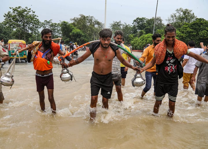 खाद्य सुरक्षा एवं मानक अधिनियम, 2006 के मुताबिक प्रत्येक रेस्तरां या ढाबा संचालक को अपनी फर्म का नाम, अपना नाम और लाइसेंस नंबर लिखना अनिवार्य किया गया. 'जागो ग्राहक जागो' के अंतर्गत सूचना बोर्ड पर रेट लिस्ट लगाना भी अनिवार्य था.