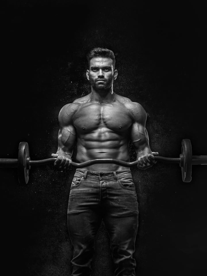 इसके अलावा कई लोगों में ये समस्या आनुवांशिक कारणों से भी हो सकती है. मस्तिष्क में चोट लगने, कैंसर या ट्यूमर होने या रेडिएशन थेरेपी के कारण भी शरीर में ग्रोथ हॉर्मोन का निर्माण कम हो सकता है. ग्रोथ हॉर्मोन शरीर में मौजूद एक पदार्थ है जो शरीर के विकास के लिए बहुत जरूरी होता है.