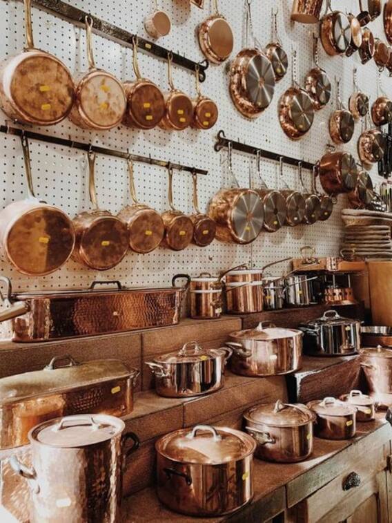 ये है दिल्ली की सबसे सस्ती बर्तन मार्केट