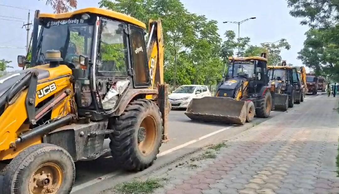 Action of Improvement Trust in Amritsar heavy police force deployed Punjab News: ਅੰਮ੍ਰਿਤਸਰ 'ਚ ਇੰਪਰੂਵਮੈਂਟ ਟਰੱਸਟ ਦੀ ਕਾਰਵਾਈ, ਘਰਾਂ ਦੇ ਬਾਹਰ ਕੀਤੇ ਨਜ਼ਾਇਜ਼ ਕਬਜ਼ੇ ਢਾਹੇ, ਭਾਰੀ ਪੁਲਿਸ ਬਲ ਤੈਨਾਤ