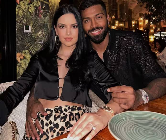 Hardik Pandya-Natasa Divorce: ਵਿਆਹ ਦੇ ਚਾਰ ਸਾਲ ਬਾਅਦ ਹਾਰਦਿਕ ਅਤੇ ਨਤਾਸ਼ਾ ਵੱਖ ਹੋ ਗਏ ਹਨ। ਹੁਣ ਤਲਾਕ ਤੋਂ ਬਾਅਦ ਅਜਿਹੀਆਂ ਖਬਰਾਂ ਆ ਰਹੀਆਂ ਹਨ ਕਿ ਹਾਰਦਿਕ ਦੀ ਜਾਇਦਾਦ ਦਾ ਵੱਡਾ ਹਿੱਸਾ ਨਤਾਸ਼ਾ ਦੇ ਹਿੱਸੇ ਵਿੱਚ ਜਾ ਸਕਦਾ ਹੈ।