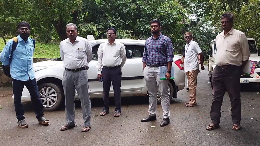 முல்லைப் பெரியாறு அணையில் பராமரிப்புப் பணிகள் குறித்து ஐவர் குழுவினர் ஆய்வு Mullai Periyar Dam Central Water Resources Sub-Monitoring Committee inspected the maintenance work - TNN முல்லைப் பெரியாறு அணையில் பராமரிப்புப் பணிகள் குறித்து ஐவர் குழுவினர் ஆய்வு