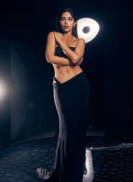 भूमि पेडनेकर ने दम लगा के हईशा में एक ओवरवेट दुल्हन के रूप में करियर की शुरुआत की थी. बाद में भूमि ने अपना 21 किलो वजन कम किया था. इसके लिए उन्होंने सिर्फ घर का खाना खाया, चीनी का सेवन कम किया और एक्सरसाइज की.