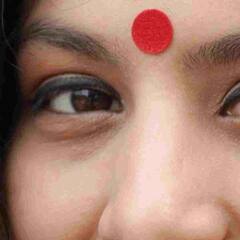 Lifestyle : ਬਿੰਦੀ ਦਾ ਡਿਜ਼ਾਈਨ ਚਿਹਰੇ ਦੇ ਹਿਸਾਬ ਨਾਲ ਕਿਵੇਂ ਹੋਣਾ ਚਾਹੀਦਾ ਹੈ? ਇੱਥੇ ਜਾਣੋ