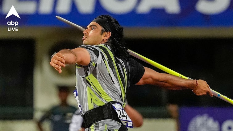 Neeraj Chopra reacts regarding comparison with Virat Kohli and MS Dhoni ahead of Paris Olympics 2024 Neeraj Chopra: কোনওদিনই কোহলি বা ধোনির সমতুল্য হতে পারব না, স্বীকারোক্তি কিংবদন্তি নীরজ চোপড়ার