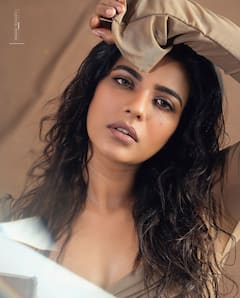 Aishwarya Rajesh: గ్లామర్ డోస్ పెంచిన తెలుగు బ్యూటీ- ఈ రేంజిలో ఐశ్వర్య రాజేష్ పోజులు ఎప్పుడూ చూసి ఉండరు!