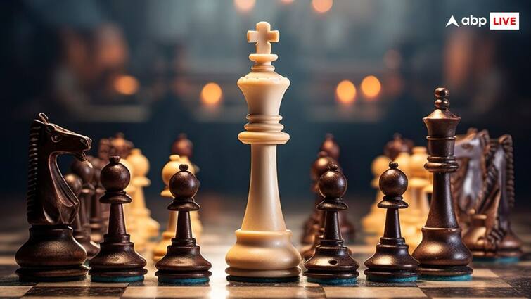 International Chess Day: शतरंज के खेल में हारने पर राजदूत को बना दिया था गधा, जहांगीर के दरबार में तीन दिन तक चला खेल International Chess Day after losing in the game of chess the ambassador was turned into a donkey in Jahangir court know intresting history International Chess Day: शतरंज के खेल में हारने पर राजदूत को बना दिया था गधा, जहांगीर के दरबार में तीन दिन तक चला खेल