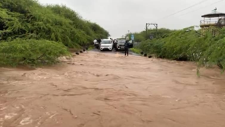 14 inches of rain in Dhoraji taluka  Rajkot Rain: ધોરાજી પંથકમાં આભ ફાટ્યું, 14 ઈંચ વરસાદથી અનેક ગામડાઓ સંપર્ક વિહોણા