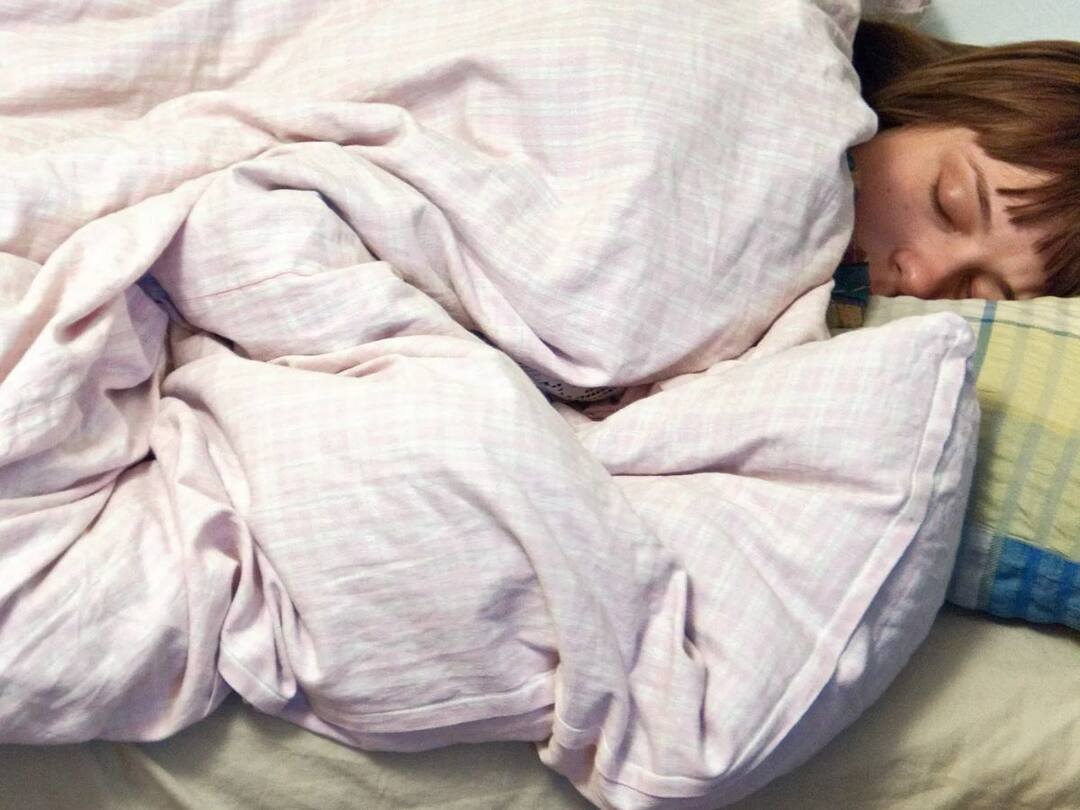 Adopt these natural methods for good sleep many diseases will be eradicated Sleeping Tips: ਚੰਗੀ ਨੀਂਦ ਲਈ ਅਪਣਾਓ ਇਹ ਕੁਦਰਤੀ ਤਰੀਕੇ, ਜੜੋਂ ਖਤਮ ਹੋਣਗੀਆਂ ਕਈ ਬਿਮਾਰੀਆਂ