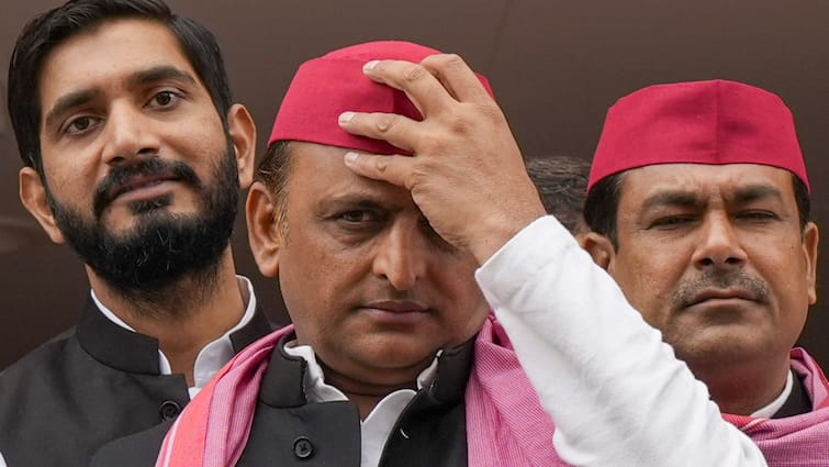 Yogi Minister Kunwar Brijesh Singh Challenged Akhilesh Yadav on Kanwar Yatra Controversy ANN कांवड़ यात्रा के विवाद को लेकर योगी के मंत्री ने अखिलेश को दी चुनौती, खानदान तक पहुंचा दी बात