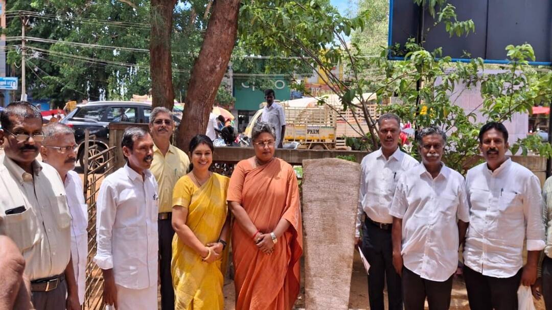 சிவகங்கை அரசு அருங்காட்சியத்தில் ஒருங்கிணைத்த கல்வெட்டு ஒப்படைப்பு