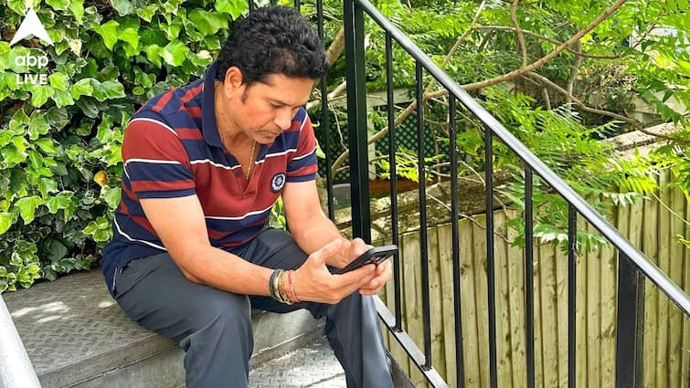 Sachin Tendulkar had to wait on the stairs outside house know the reason