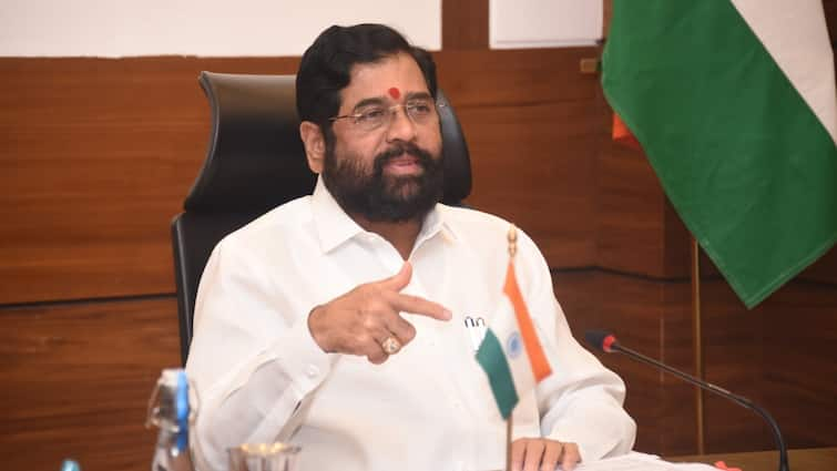 Maharashtra Assembly Election 2024 Shiv Sena MLAs demanded CM Eknath Shinde to contest on more seats विधानसभा चुनाव: एकनाथ शिंदे की बड़ी बैठक, विधायकों-सांसदों ने शिवसेना के लिए कर दी ये बड़ी मांग