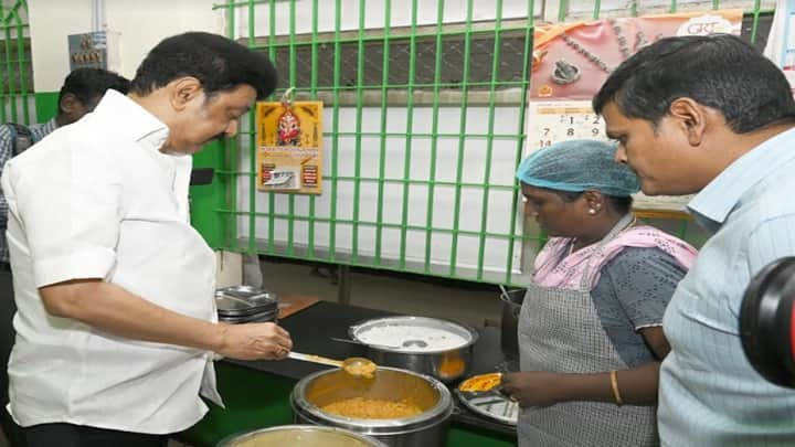 Tamil Nadu CM Stalin inspects Amma Unavagam in Chennai instructs to cook high quality food ரூ. 21 கோடி.. அம்மா உணவகங்களில் தரமான உணவு.. அமைச்சர்களுக்கு பறந்த உத்தரவு.. ஸ்டாலின் அதிரடி!