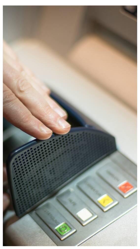 कौन से सर्वर पर चलते हैं एटीएम?