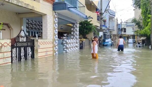 Flood situation due to heavy rains in Porbandar city  Porbandar Rain:  અનરાધાર વરસાદથી પોરબંદરમાં જળપ્રલય જેવી સ્થિતિ