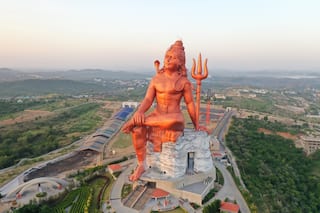भगवान शंकराची 369 फुटी मूर्ती आकर्षणाचे केंद्र , 'विश्वास स्वरूपम'ला 15 लाखांहून अधिक पर्यटकांची भेट