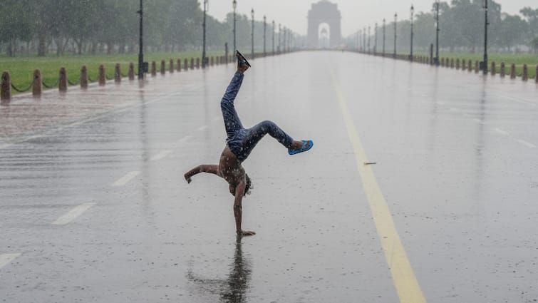 Delhi News: Rain forecast in Delhi today, IMD weather forecast for next 3 days Delhi Weather News: Monsoon Rains Return To Delhi-NCR, See Forecast For Next 3 Days    