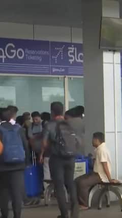 Microsoft Server Down: माइक्रोसॉफ्ट के वैश्विक आउटेज से हवाई यात्रा ठप्प | ABP Shorts