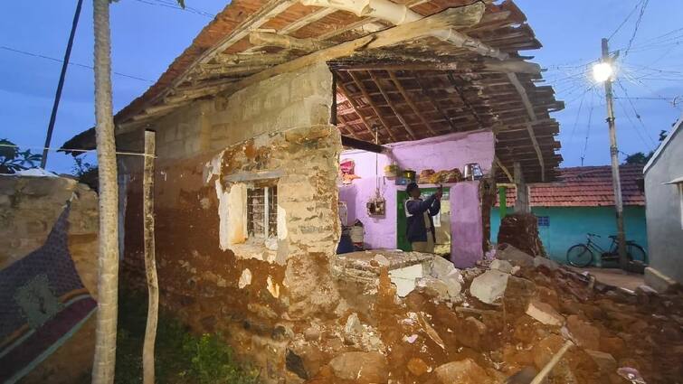 A laborer was killed when a house wall collapsed due to continuous rain தொடர் மழை காரணமாக வீட்டின் சுவர் இடிந்து விழுந்ததில் கூலி தொழிலாளி உயிரிழப்பு ; கோவை அருகே சோகம்