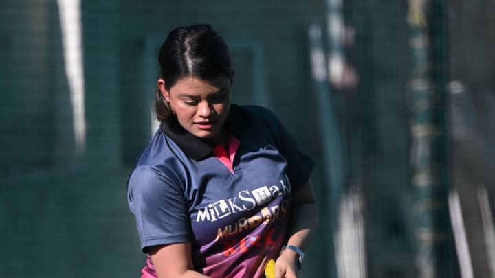 তবে এই দলের বিশেষত্ব ছিল, ছেলেদের পাশাপাশি মেয়েরাও অংশ নিয়েছিল এই ক্রিকেটে।