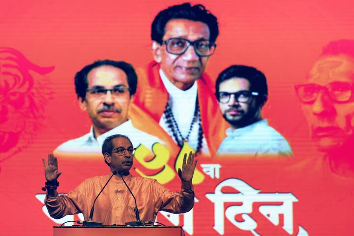 आचार्य प्रमोद ने आगे सवाल उठाया कि हिंदुत्व के साथ विश्वासघात करने पर आप क्या कहेंगे? जिन्होंने बाल ठाकरे के विचारों से विश्वासघात किया हो, उसे क्या कहा जाएगा?