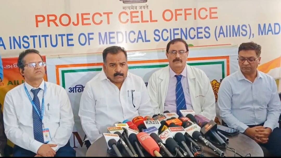 எய்ம்ஸ் மாணவர்களை தற்காலிமாக மதுரைக்கு இடமாற்றம் செய்யும் திட்டம் கைவிடல்  - எம்பி மாணிக்கம் தாகூர்