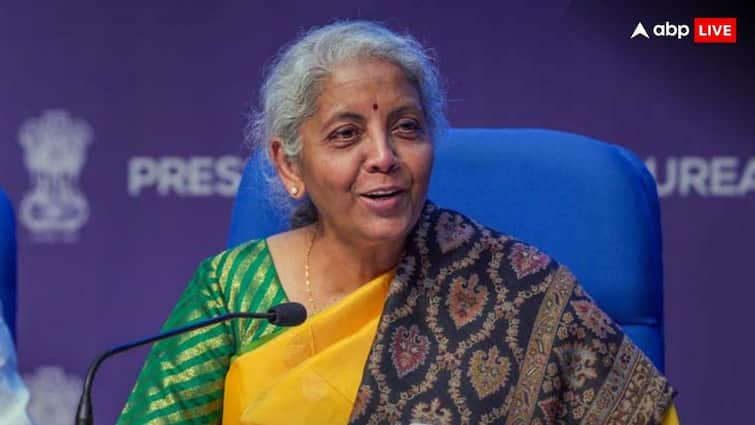 FM Nirmala Sitharaman directs dfs to investigate loan recovery issue after tagged on x Nirmala Sitharaman: लोन रिकवरी एजेंट कर रहे परेशान, शिकायत का वित्त मंत्री ने लिया संज्ञान