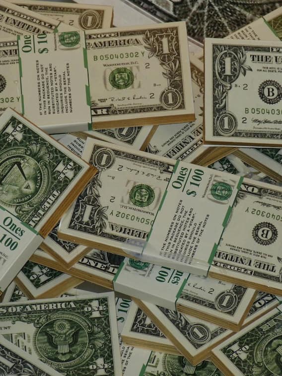 कौन सी दुनिया की सबसे सस्ती करेंसी?