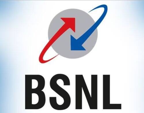 BSNL તેના કરોડો ગ્રાહકો માટે 35 દિવસની વેલિડિટી સાથે સસ્તો રિચાર્જ પ્લાન લાવ્યું છે. આ પ્લાનની ખાસ વાત એ છે કે જ્યાં Jio અને Airtel જેવી કંપનીઓ 28 દિવસ માટે 250 થી 300 રૂપિયા ચાર્જ કરી રહી છે, ત્યારે BSNL લગભગ 100 રૂપિયામાં 35 દિવસની વેલિડિટી આપી રહી છે. ચાલો તમને કંપનીના આ દમદાર પ્લાનની વિગતો આપીએ.