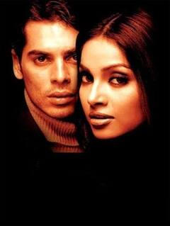 रियल हॉरर प्लेस पर शूट हुई थी बॉलीवुड की ये फिल्में, एक को तो सेट पर हुआ था आत्मा का एहसास