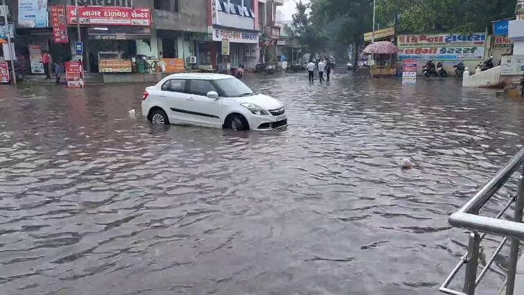 According to the forecast of the Meteorological Department, there will be heavy rain in this district of Gujarat. Red alert declared Gujarat Rain forecast: રાજ્યના આ જિલ્લામાં અતિ ભારે વરસાદની આગાહી, હવામાન વિભાગે આપ્યું રેડ એલર્ટ