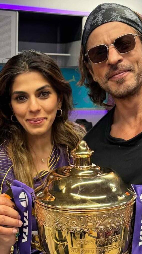 शाहरुख की खूबसूरत मैनेजर पूजा कमाती हैं बड़े स्टार्स से भी ज्यादा, जानें नेटवर्थ